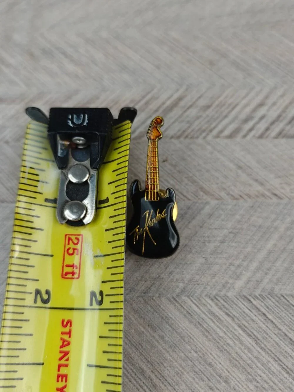 Vintage The Kinks Guitar Pin Black & Gold Enamel Pushback Classic Rock